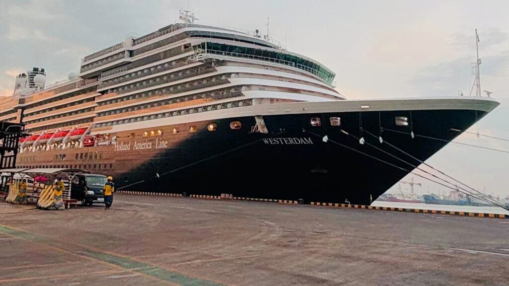 From Semarang Port: Borobudur Temple Tour