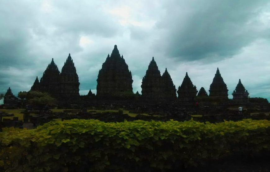 Borobudur Merapi Prambanan Tour