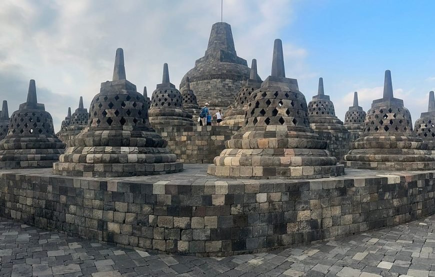 Setumbu Sunrise Hill and Borobudur Prambanan Tour