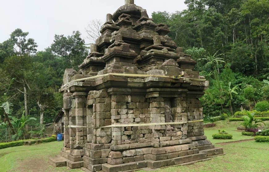 Borobudur Tour Selogriyo Temple