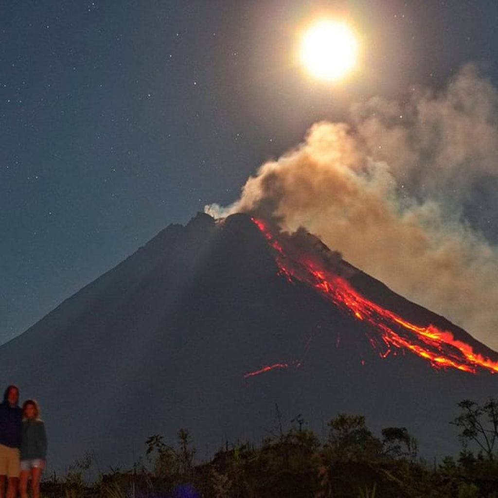 Borobudur Afternoon and Merapi Lava Flow Night Tour