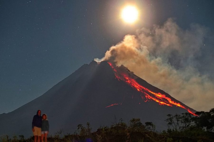 Borobudur Afternoon and Merapi Lava Flow Night Tour