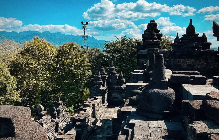 Borobudur Tour and Nepal Van Java