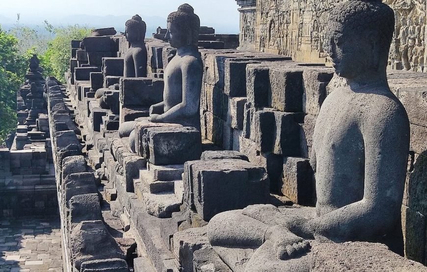 Borobudur Tour and Nepal Van Java