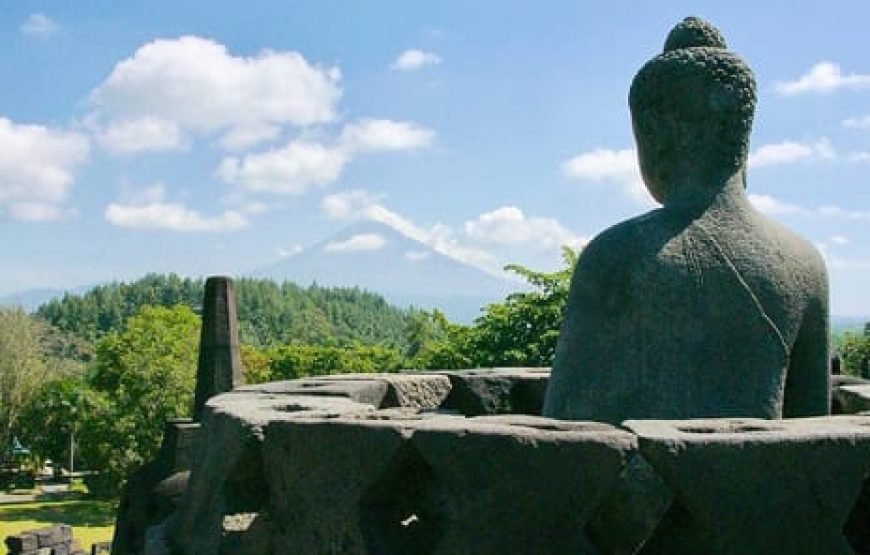Setumbu Sunrise Hill and Borobudur Merapi Tour