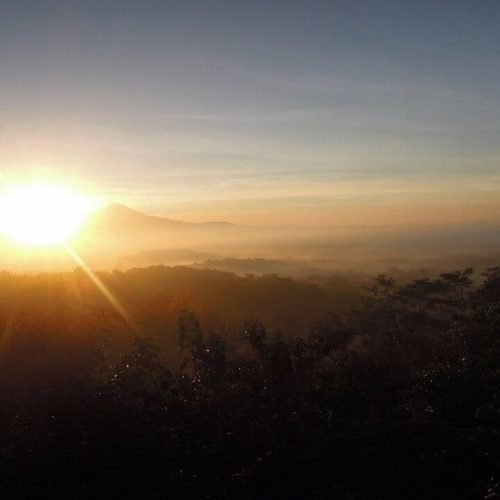 The Ultimate Sunrise Spot: Setumbu Hill Sunrise and Borobudur Temple in Java