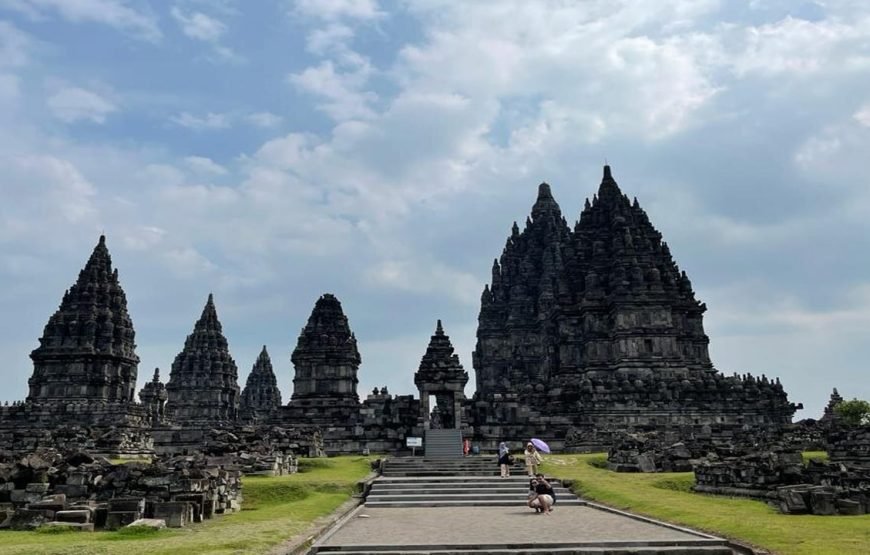 Borobudur Merapi Prambanan Tour