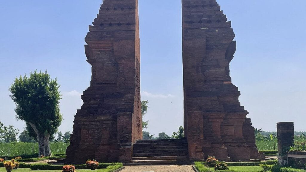 Discovering the Hidden Gems of Trowulan A Surabaya Port Excursion