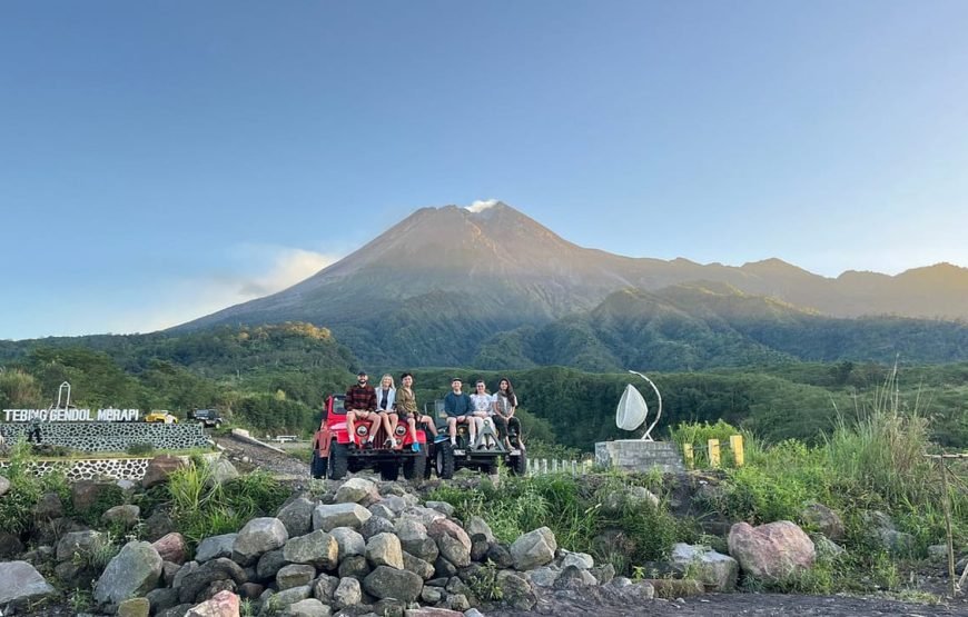 Setumbu Sunrise Hill and Borobudur Merapi Tour