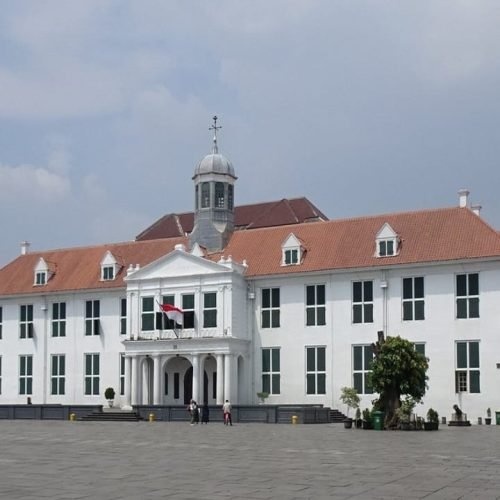 Don't Miss These Must-See Sights on a Jakarta Shore Excursion