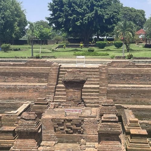 From Port to Prized Possessions A Trowulan Adventure from Surabaya