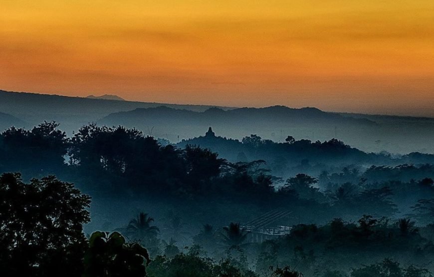 Setumbu Sunrise Hill and Borobudur Merapi Tour