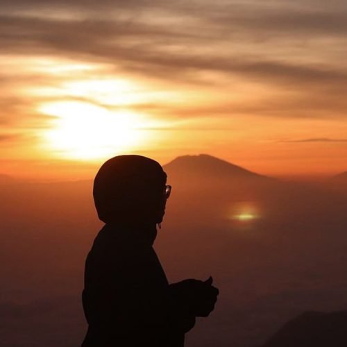 Sunrise Setumbu Hill, Borobudur Merapi Tour