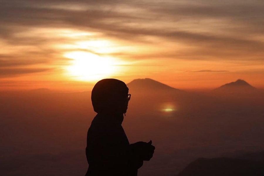 Sunrise Setumbu Hill, Borobudur Merapi Tour