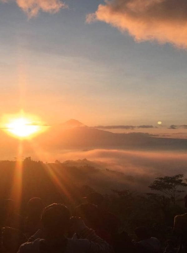 Breathtaking Views and Cultural Gems: Sunrise Setumbu Hill, Borobudur Merapi Tour