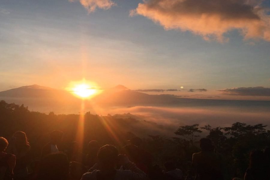Breathtaking Views and Cultural Gems: Sunrise Setumbu Hill, Borobudur Merapi Tour