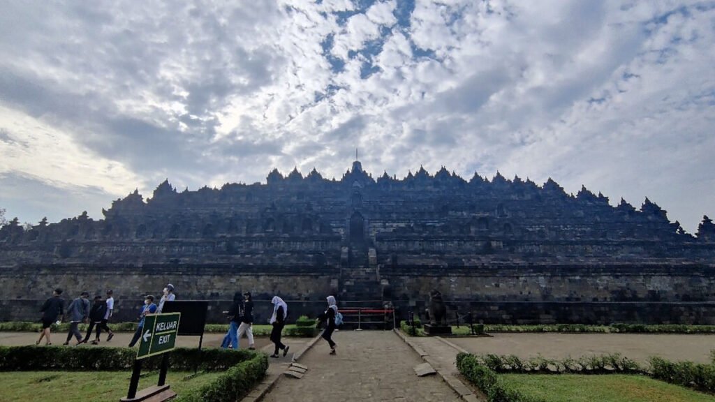 Discover the Wonders of Java with Our Borobudur Bromo Ijen Tour