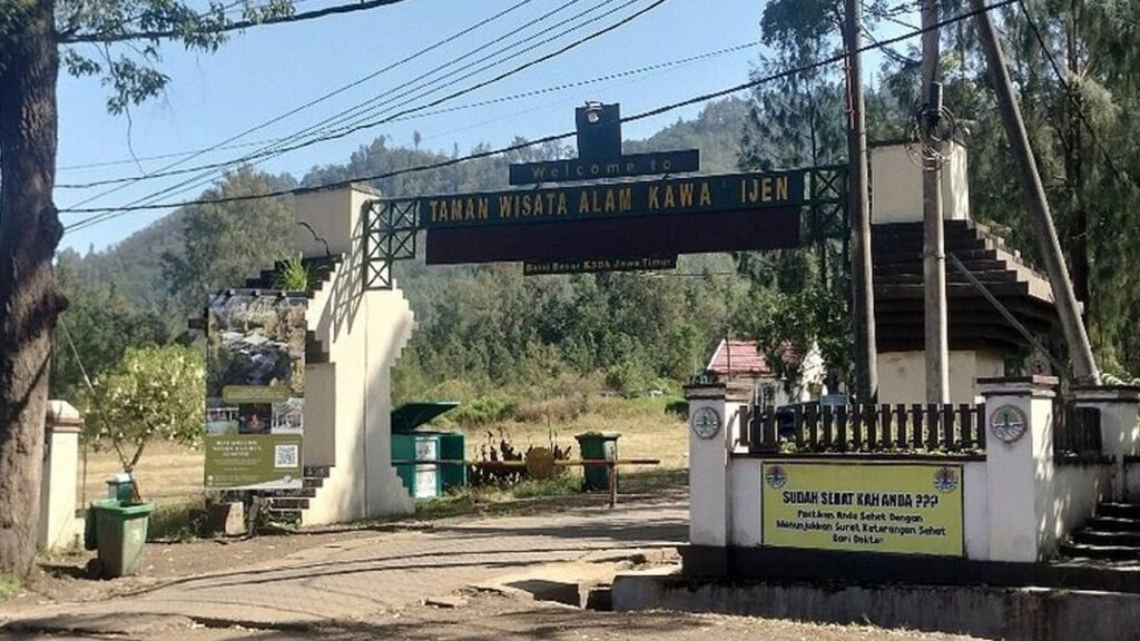 Unforgettable 4-Day Journey: Borobudur Bromo Ijen Tour on Java Island