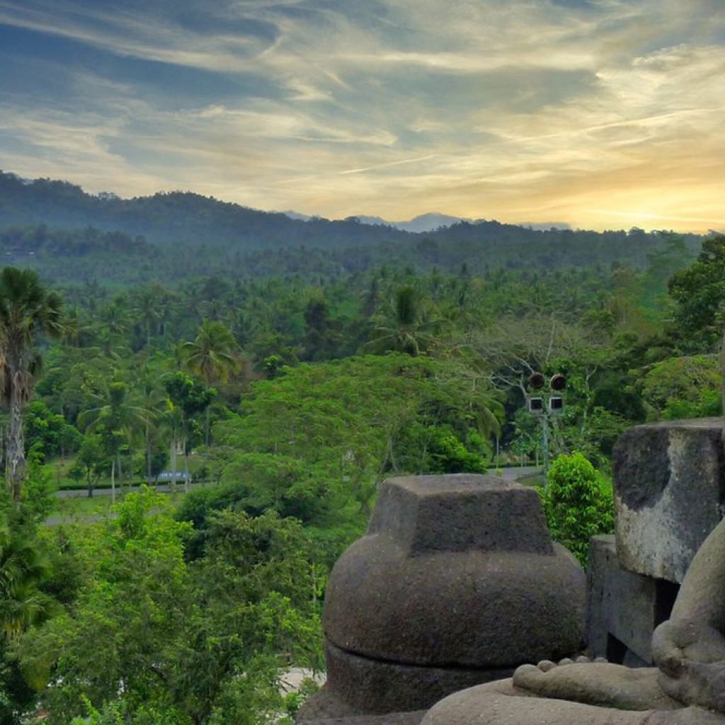 Java's Hidden Gems: A 5-Day Exploration of Borobudur, Tumpak Sewu Waterfall, Bromo, and Ijen