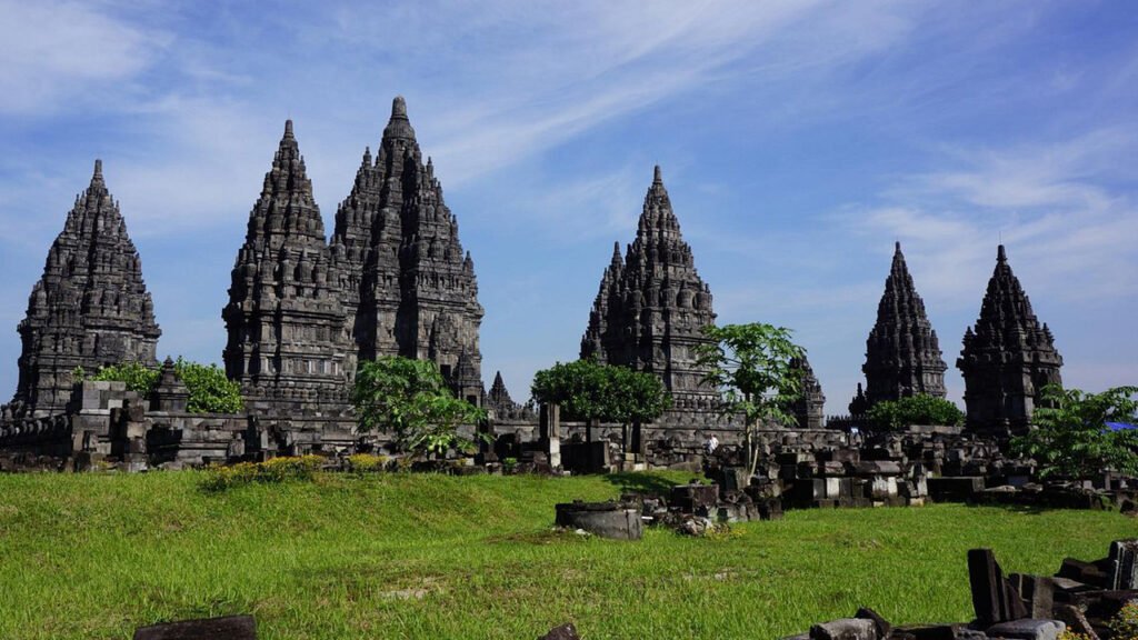 Discovering the Best of Java: A 5-Day Itinerary to Borobudur, Tumpak Sewu Waterfall, Bromo, and Ijen