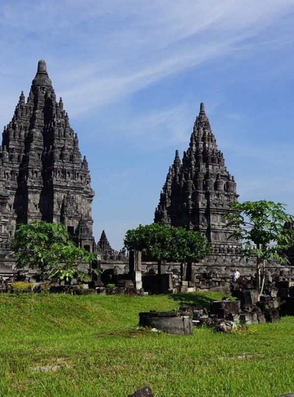 Discovering the Best of Java: A 5-Day Itinerary to Borobudur, Tumpak Sewu Waterfall, Bromo, and Ijen
