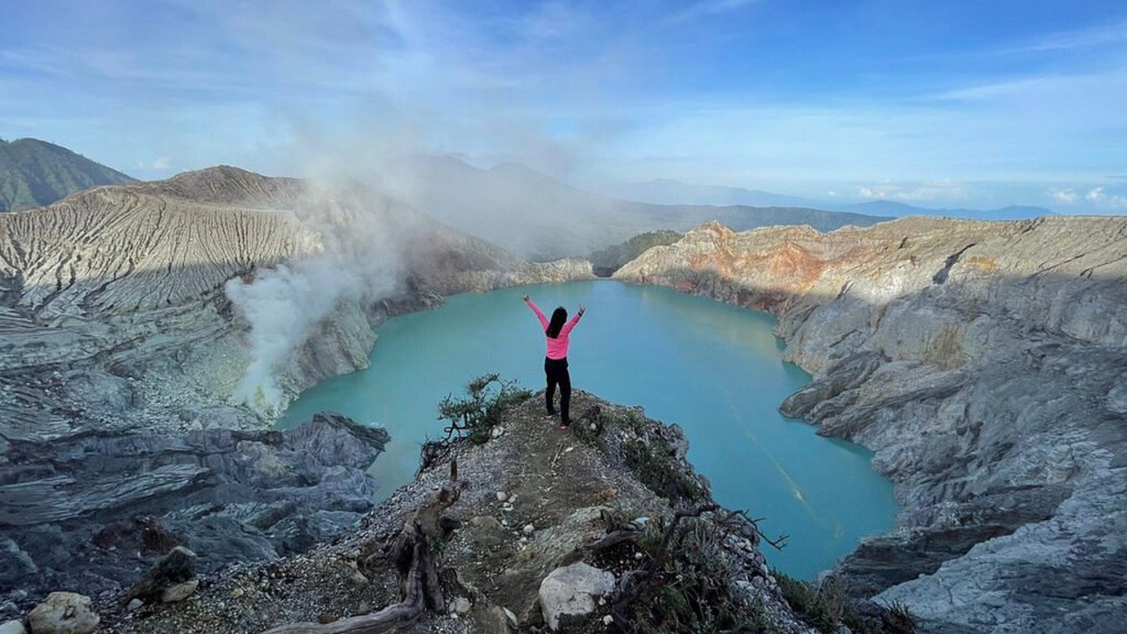 Sunrise to Sunset: A Complete Itinerary for the Borobudur Bromo Ijen Tour