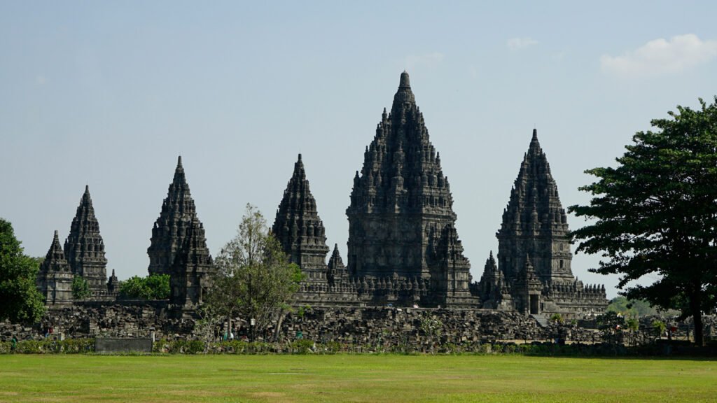 Cultural Immersion: Combining Borobudur and Yogyakarta in a 2-Day Tour