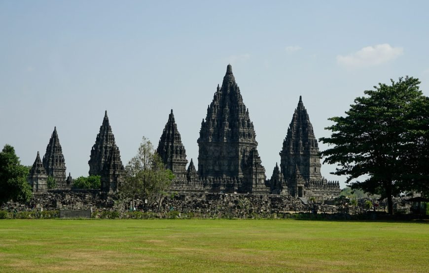 Borobudur Bromo Tour 3 Days 2 Nights