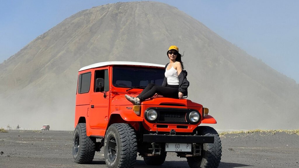 Borobudur, Tumpak Sewu Waterfall, Bromo, Ijen Tour 5 days