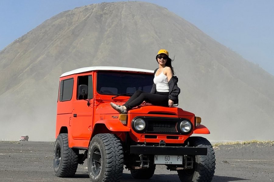 Borobudur, Tumpak Sewu Waterfall, Bromo, Ijen Tour 5 days