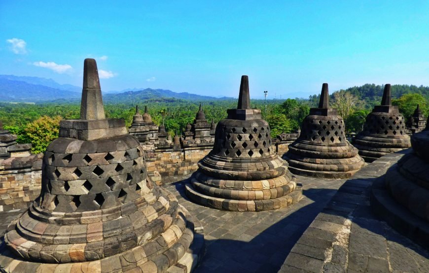 Borobudur Bromo Tour 3 Days 2 Nights