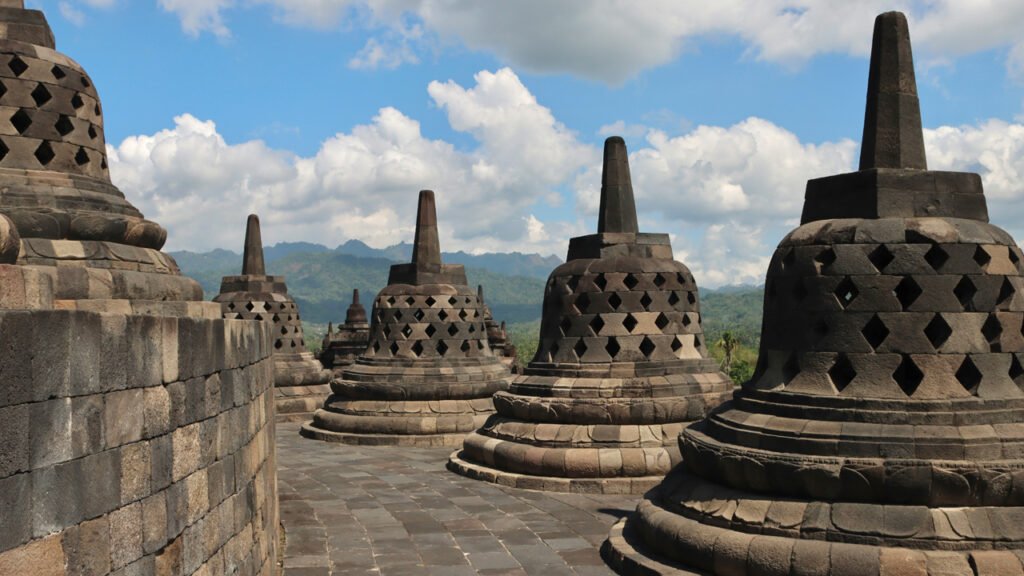 Uncovering the Beauty of Java: Exploring Borobudur, Tumpak Sewu Waterfall, Bromo, and Ijen in 5 Days