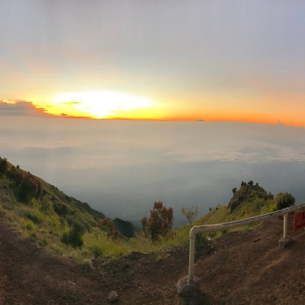 Mount Merbabu Sunrise Trekking Tour