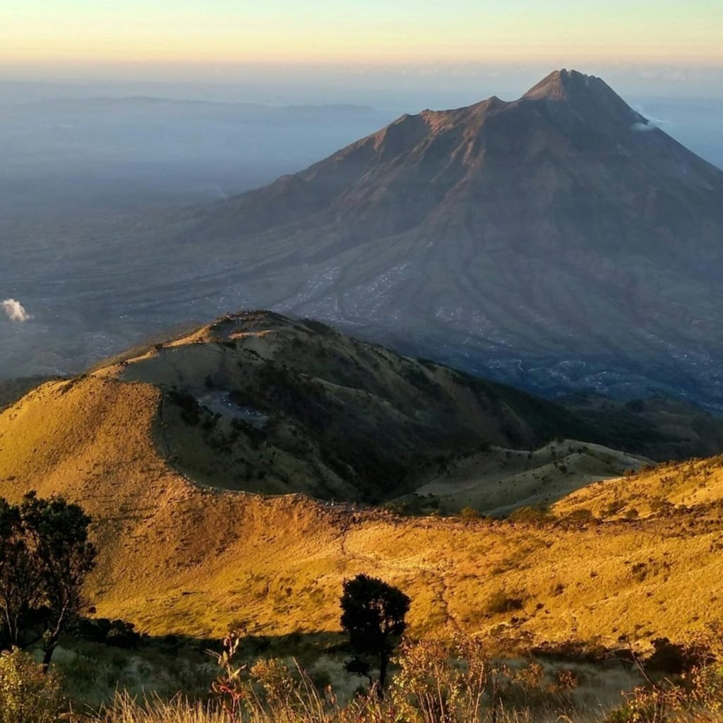 The Ultimate Challenge: Scaling Mount Merbabu for the Perfect Sunrise