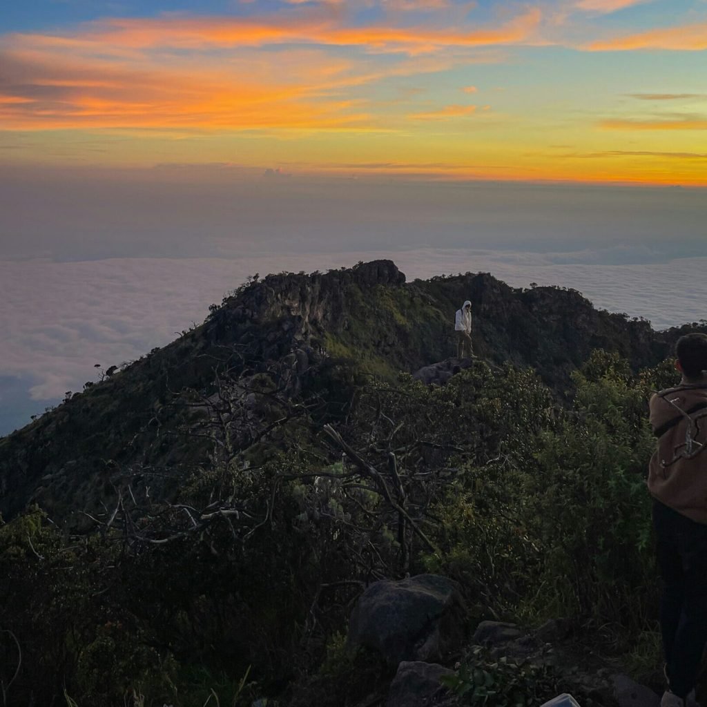 From Base to Summit: The Ultimate Mount Sumbing Challenge