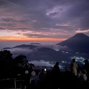 Sikunir Sunrise and Borobudur Tour from Yogyakarta: The Ultimate Midnight Adventure